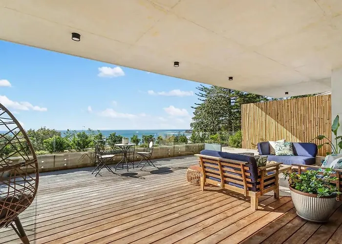 Ocean Views, Deck And Parking At Beach Apartment