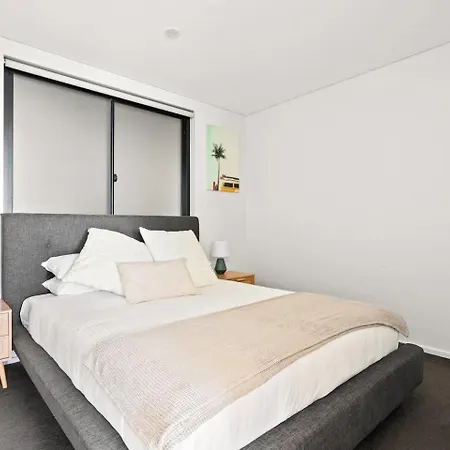Ocean Views, Deck And Parking At Beach Apartment Collaroy Exterior photo