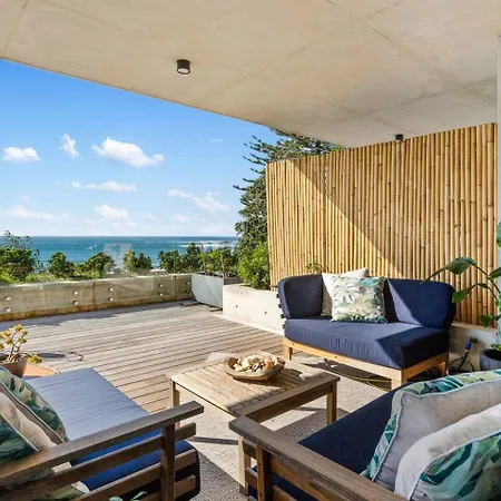 Ocean Views, Deck And Parking At Beach Apartment Collaroy Exterior photo