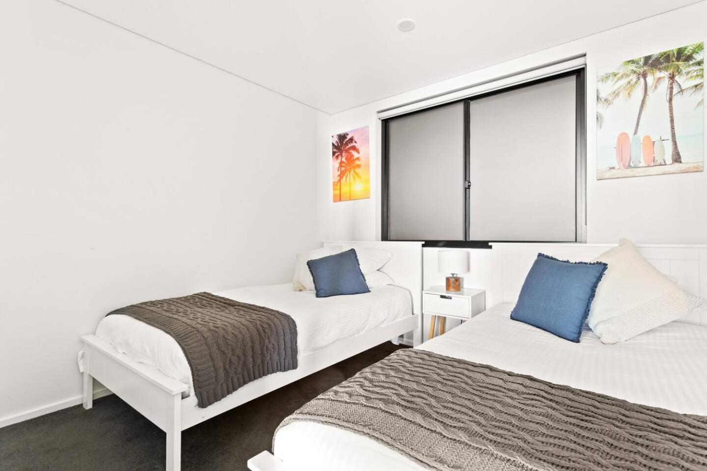 Ocean Views, Deck And Parking At Holiday home Collaroy